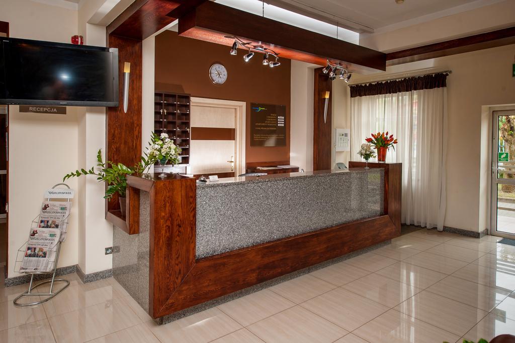 Hotel Jarota ยาโรตซิน ภายนอก รูปภาพ