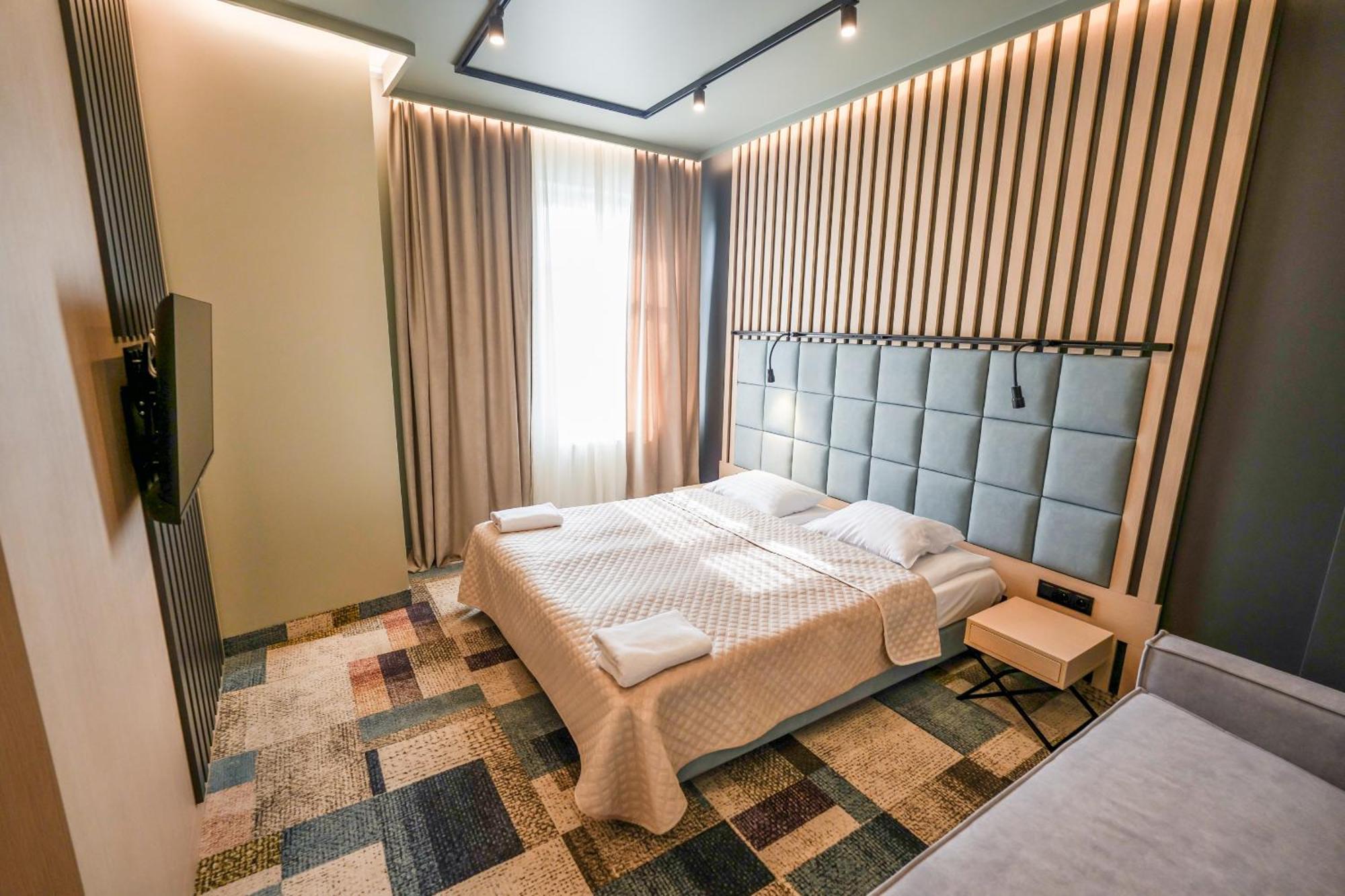 Hotel Jarota ยาโรตซิน ภายนอก รูปภาพ