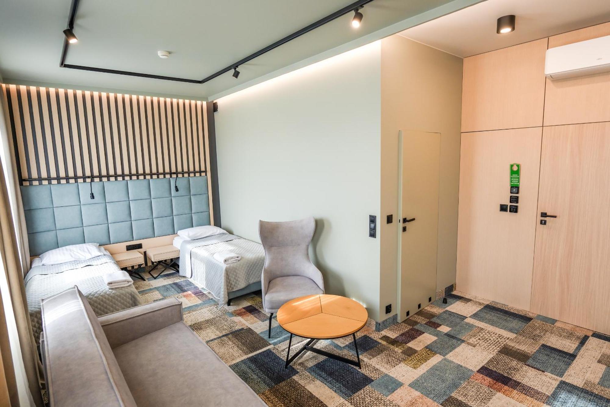 Hotel Jarota ยาโรตซิน ภายนอก รูปภาพ